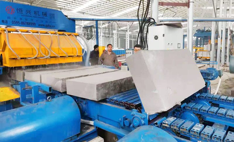 泡沫混凝土自(zi)保溫砌塊設備生(sheng)産工藝